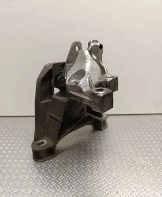 Peugeot Expert Engine mount bracket 4A110010 A1S19C03