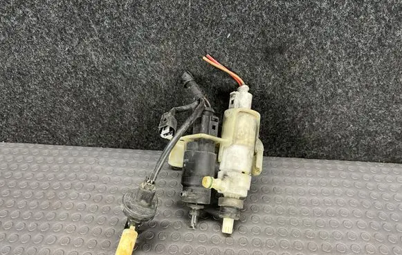 Mercedes-Benz E W211 Headlight washer pump 