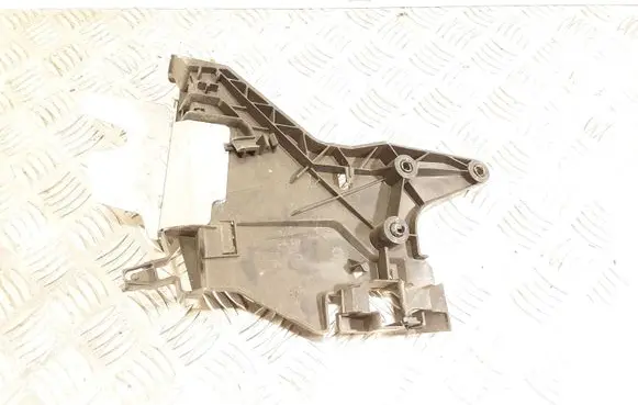 Rear door exterior handle/bracket