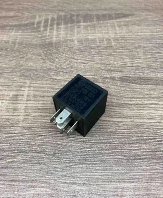 Volkswagen Golf III Other relay 191955531