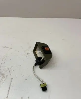 Mercedes-Benz S W116 Seat heating switch 0008201610