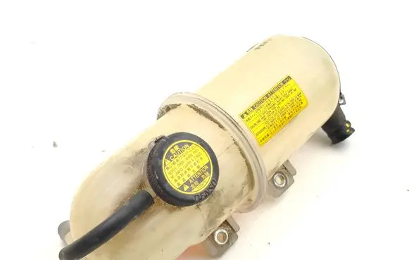 Lexus IS 220D-250-350 Coolant expansion tank/reservoir