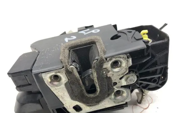 Dacia Sandero Front door lock 805035308RC