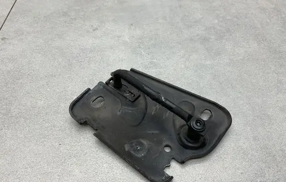 Audi A3 S3 8V Engine bonnet/hood lock/latch loop/hook 8V0823185B