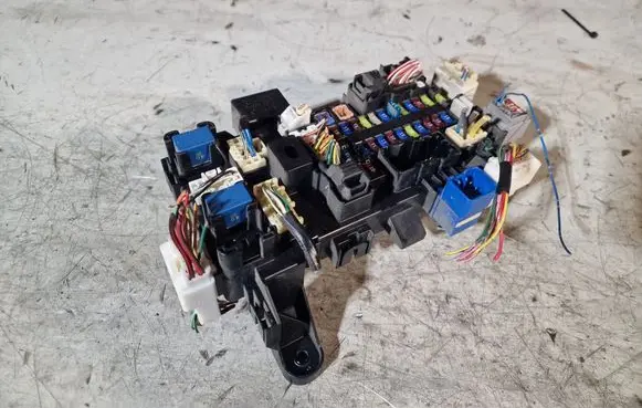 Suzuki Grand Vitara II Fuse module