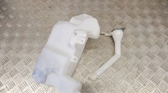 Nissan Qashqai Windshield washer fluid reservoir/tank 289104EA0A