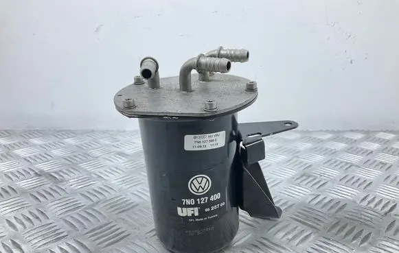 Audi Q3 8U Fuel filter housing 7N0127400 7N0127399E
