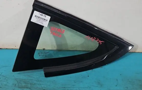Tesla Model 3 Rear side window IMPRK1438775
