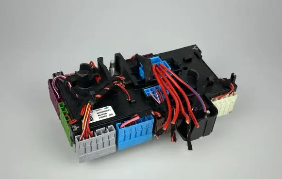 Mercedes-Benz C W205 Fuse module A2059068501 163125337 ZGS003Q