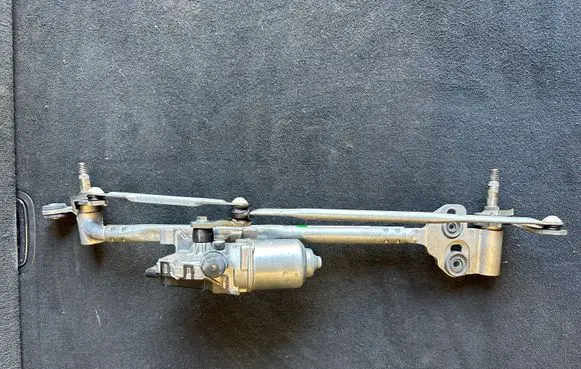 BMW X6 F16 Front wiper linkage and motor 735033604 7350336 AX1590606131