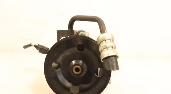 Ford Focus Power steering pump 7146310025