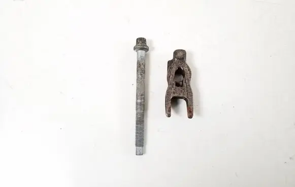 Opel Combo E Fuel Injector clamp holder