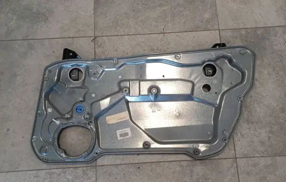 Seat Ibiza III (6L) Front door window regulator with motor 6L3837752CR 6L3837756AC