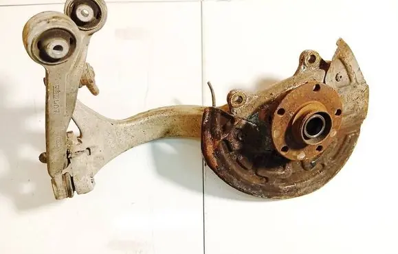 Audi A6 S6 C5 4B Front wheel hub 