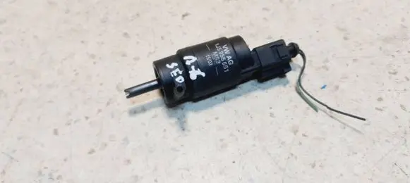 Audi A6 S6 C5 4B Windscreen/windshield washer pump 1J5955651