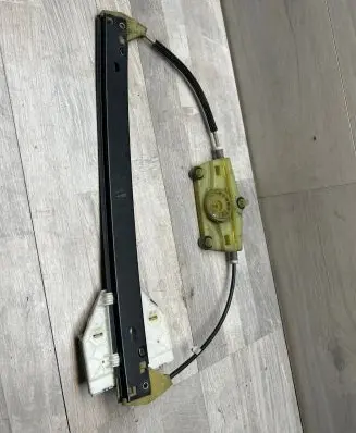 Audi A6 S6 C6 4F Front door electric window regulator 