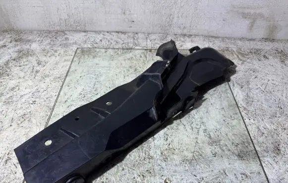 Ford Focus C-MAX Fender mounting bracket 3M51R02477A 3M51R02477