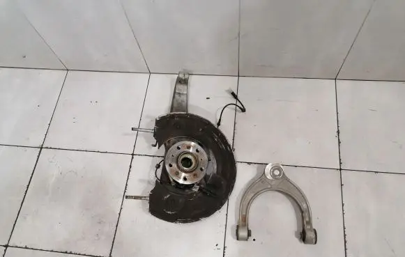BMW M5 F90 Front wheel hub spindle knuckle 31107857012