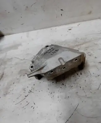 Opel Astra J Engine mounting bracket 13248506