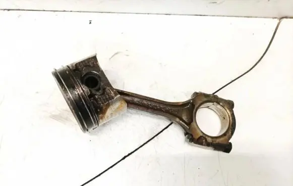 Nissan Almera N16 Piston with connecting rod