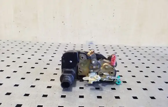 Chrysler Voyager Front door lock 