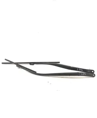 Honda CR-V Front wiper blade arm