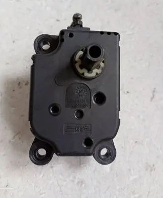 Ford Mondeo Mk III Air flap motor/actuator 1S7H19E616AA