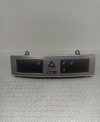 Mercedes-Benz C W203 Hazard light switch 2038704710 33630103 30060210029922