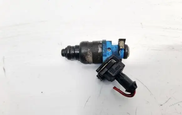 Fuel injector