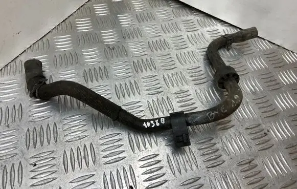 Volkswagen PASSAT B6 Engine coolant pipe/hose