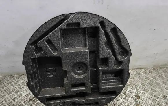 Nissan Qashqai Glove box in trunk 849A74EA1C