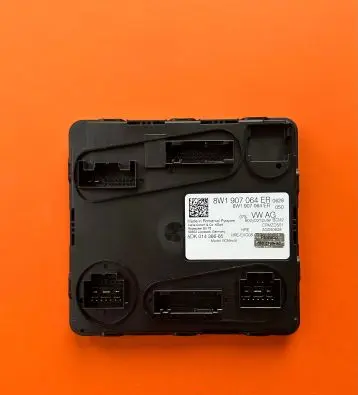 Audi Q8 Other control units/modules 8W1907064ER