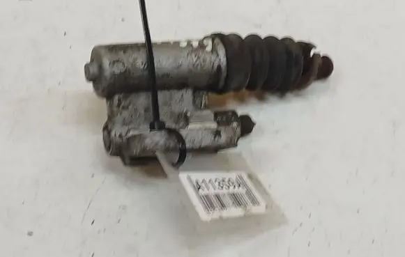 Honda FR-V Clutch master cylinder