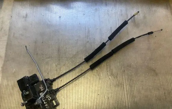 Chevrolet Captiva Front door lock
