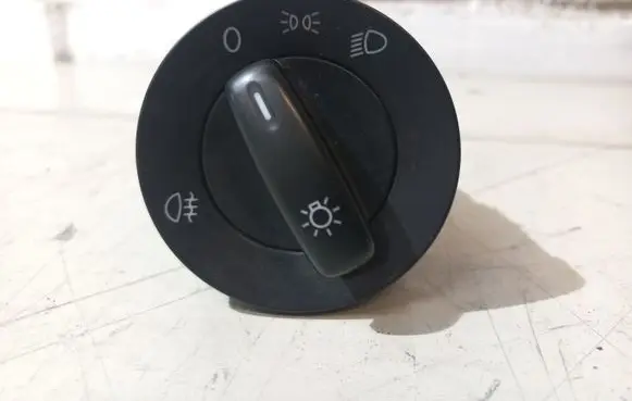 Volkswagen PASSAT B6 Light switch 1K0941431AH