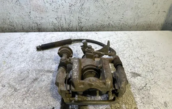 Buick Encore I Rear brake caliper