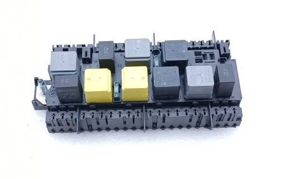 Mercedes-Benz GLE (W166 - C292) Fuse module A1669068201