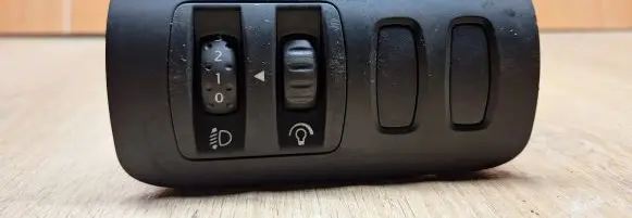 Renault Scenic II - Grand scenic II Headlight level height control switch 08802012 88020005