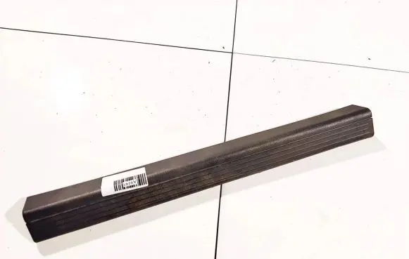 Mercedes-Benz C AMG W204 Front sill trim cover a2046860136
