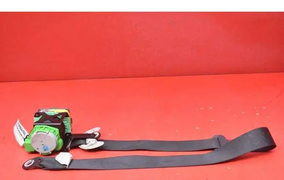 Toyota Auris 150 Front seatbelt 7321002220