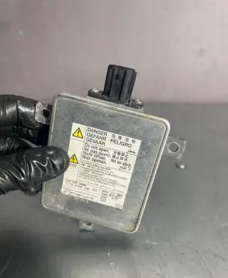 Citroen C-Crosser Headlight ballast module Xenon W3T16271 DD2R2000H L4F7T