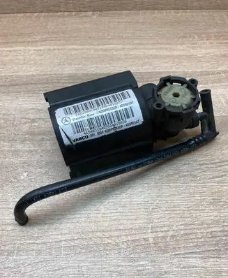 Mercedes-Benz S W220 Air suspension compressor/pump 2203200104