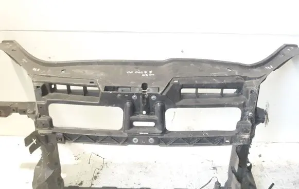 Volkswagen Golf V Radiator support slam panel