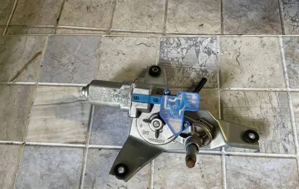 Honda FR-V Rear window wiper motor 33845