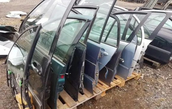 Audi A2 Rear door melynos