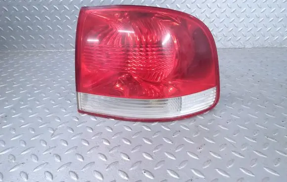 Volkswagen Touareg I Rear/tail lights 7L6945096L