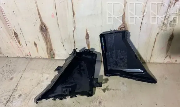 Subaru Legacy Fuse box cover 82243AG010