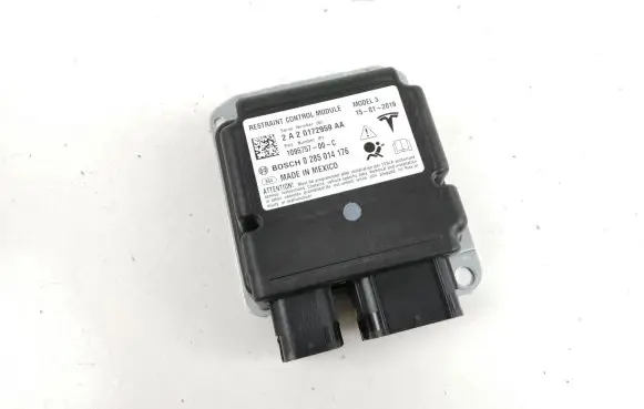 Tesla Model 3 Airbag control unit/module 109575700C 0285014176