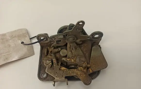 Mercedes-Benz COMPAKT W115 Rear door lock