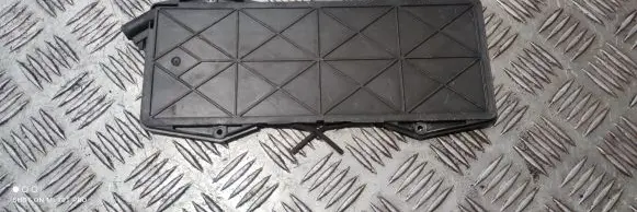 Volvo S80 Air filter cleaner box bracket assembly 